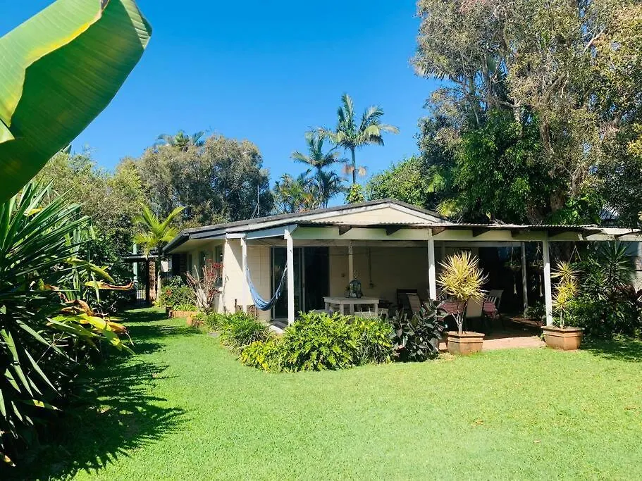 The Original Yaroomba Beachhouse 0*,